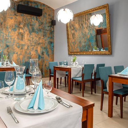 Hotel Academic Zwoleń Zewnętrze zdjęcie