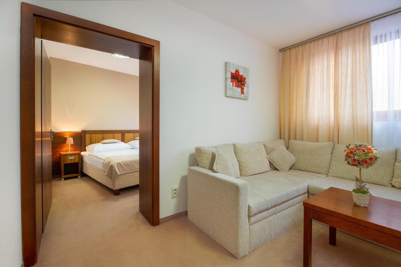Hotel Academic Zwoleń Zewnętrze zdjęcie