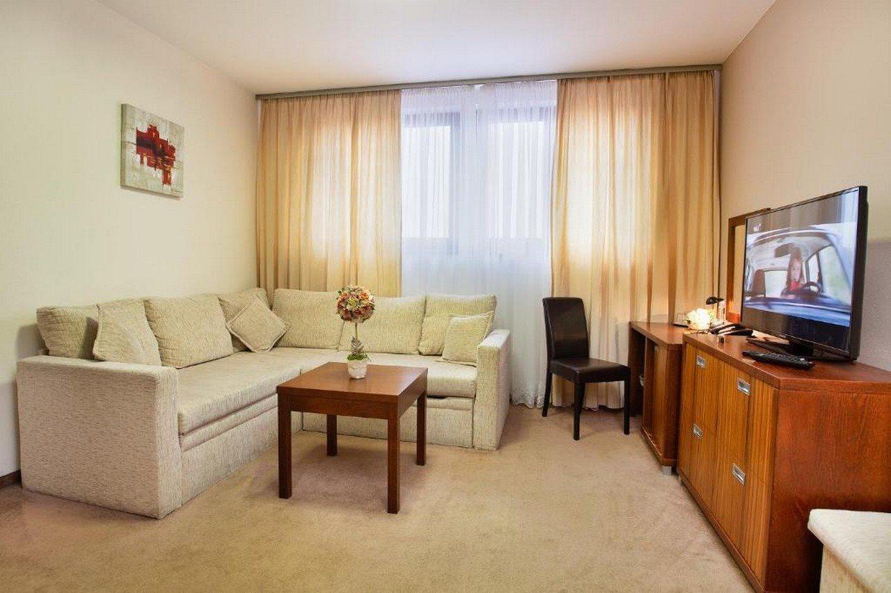 Hotel Academic Zwoleń Zewnętrze zdjęcie