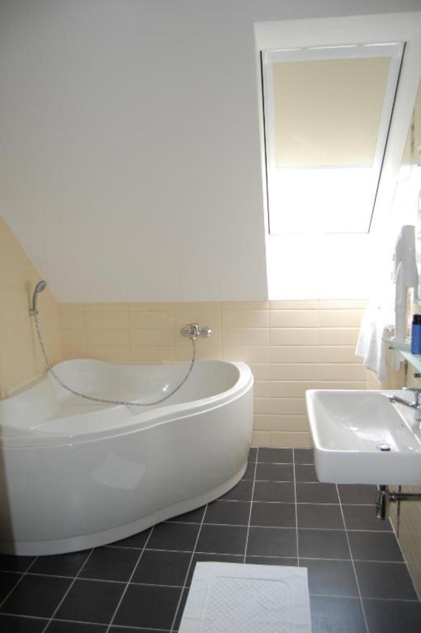 Hotel Academic Zwoleń Zewnętrze zdjęcie