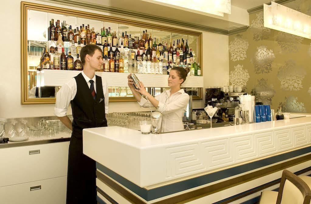 Hotel Academic Zwoleń Zewnętrze zdjęcie