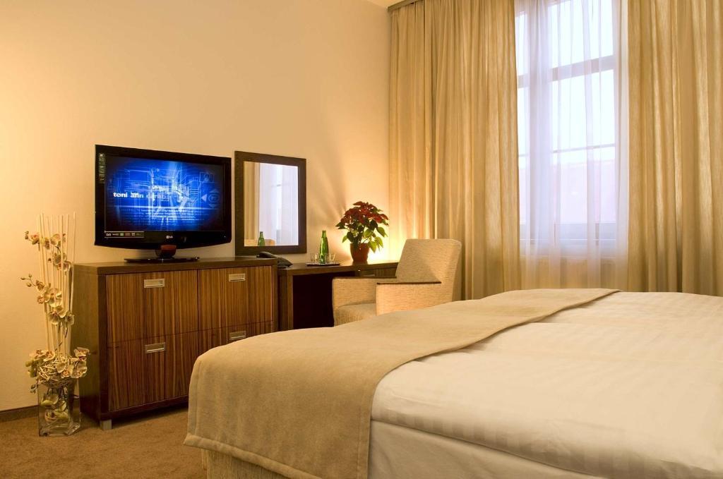 Hotel Academic Zwoleń Zewnętrze zdjęcie