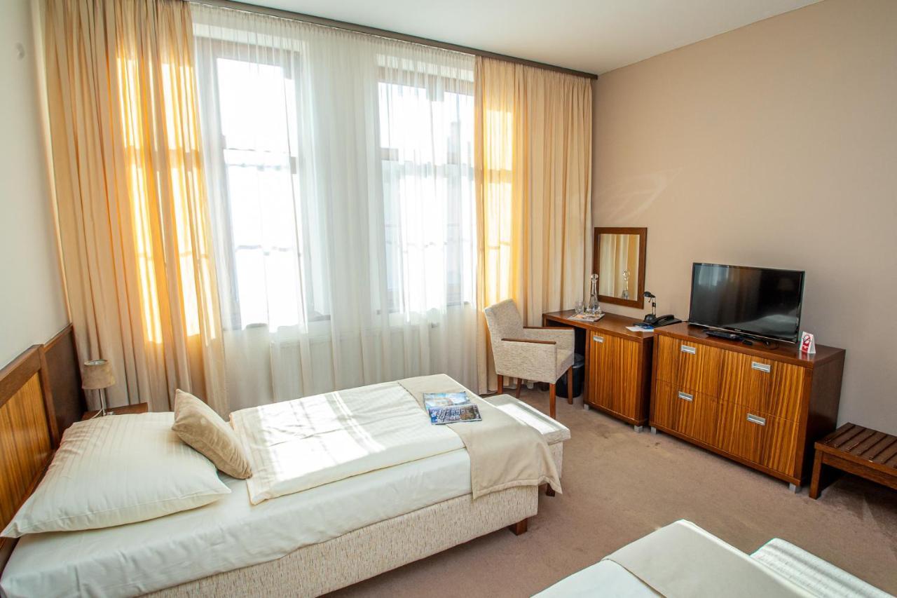 Hotel Academic Zwoleń Zewnętrze zdjęcie