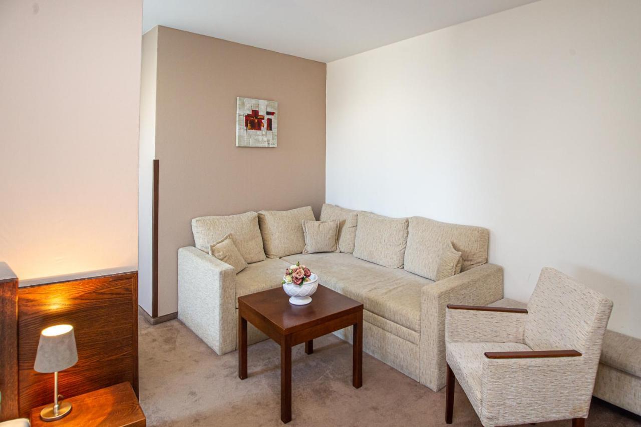 Hotel Academic Zwoleń Zewnętrze zdjęcie