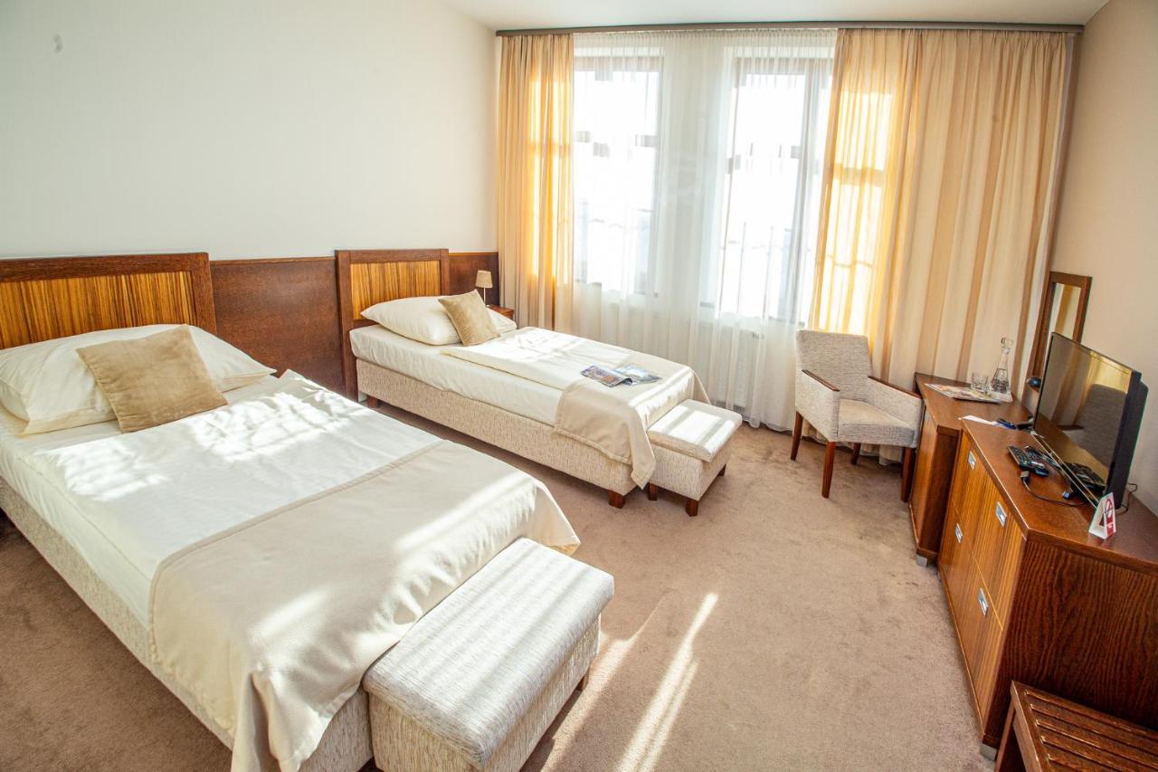 Hotel Academic Zwoleń Zewnętrze zdjęcie