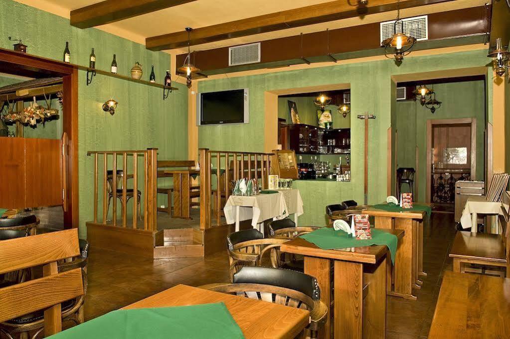 Hotel Academic Zwoleń Zewnętrze zdjęcie