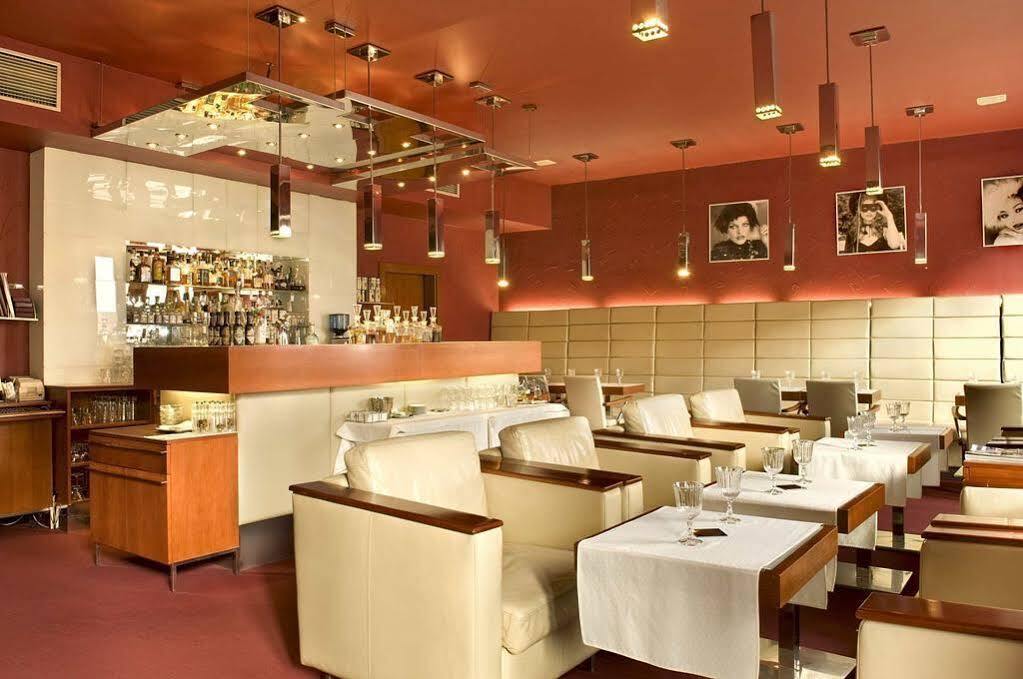 Hotel Academic Zwoleń Zewnętrze zdjęcie
